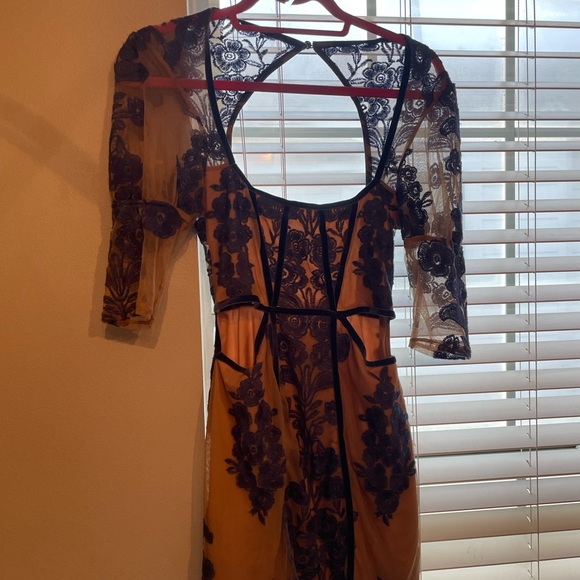 For Love and Lemons Lace Midi - Picture 2 of 6